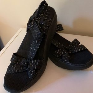 Corky’s size 7 sandals